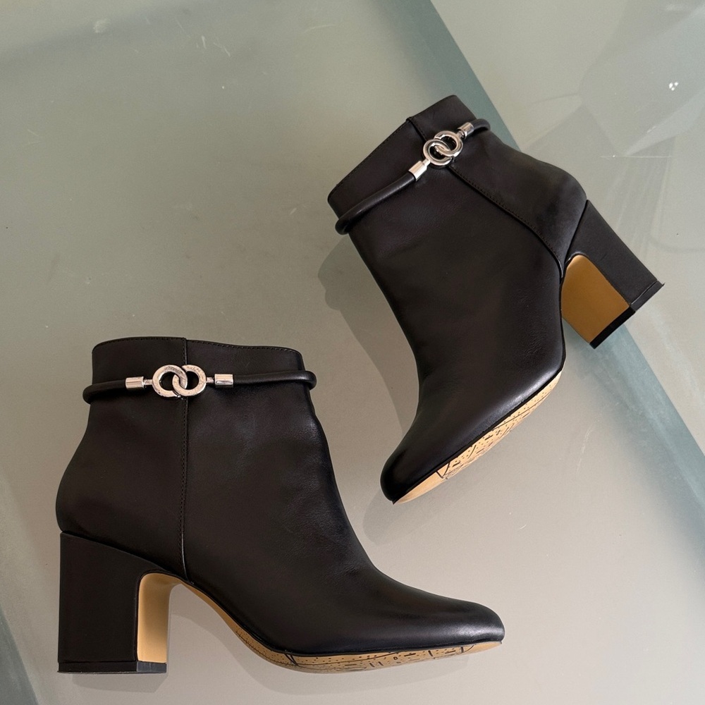 Black Leather Boots Bella Vita Ankle Booties with Buckle Size 8.5